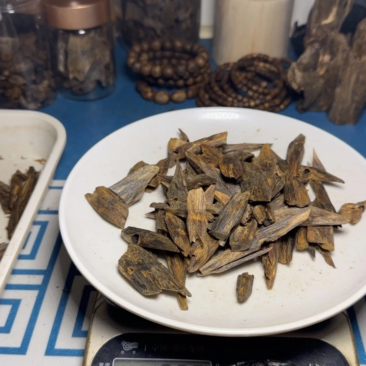 用***1香榧木海南路河沉水浮瓜子料100克