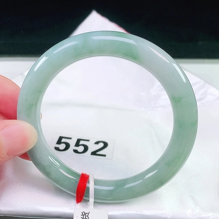 翡翠未镶嵌手镯（圆镯）552