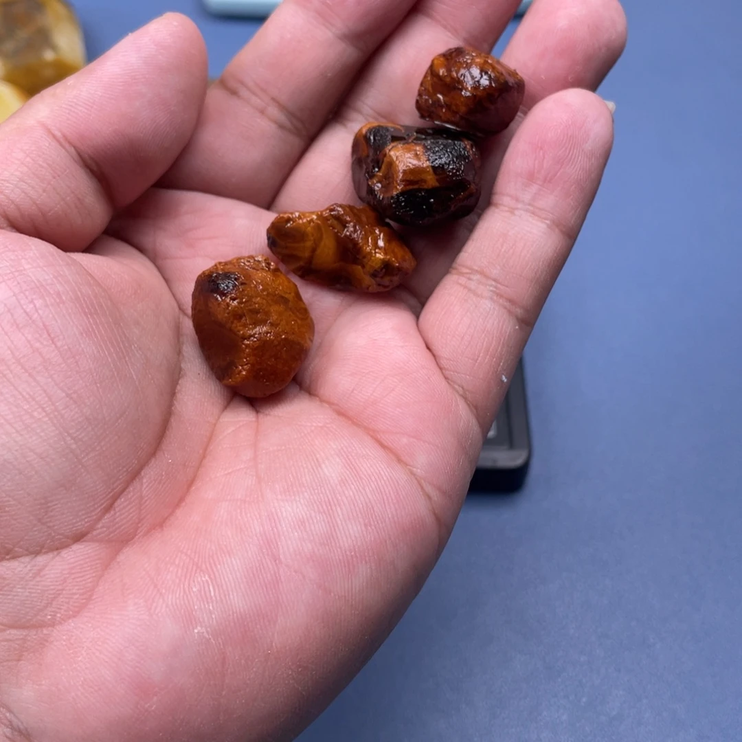 是****定制琥珀未镶嵌蜜蜡定制