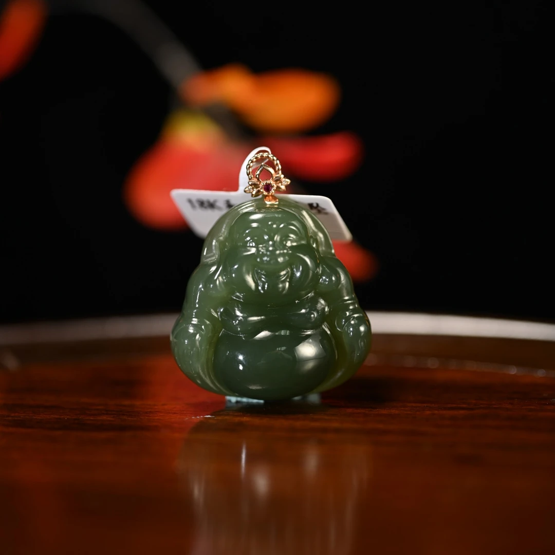 LOT8880 2512130071和田玉晴水弥勒佛挂件/保利