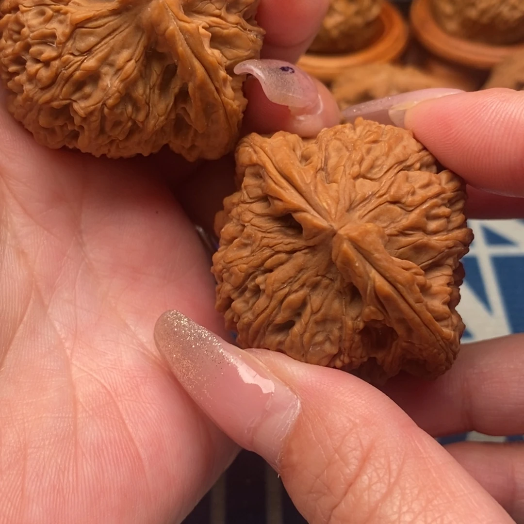 闪***电文玩核桃吊坠南疆