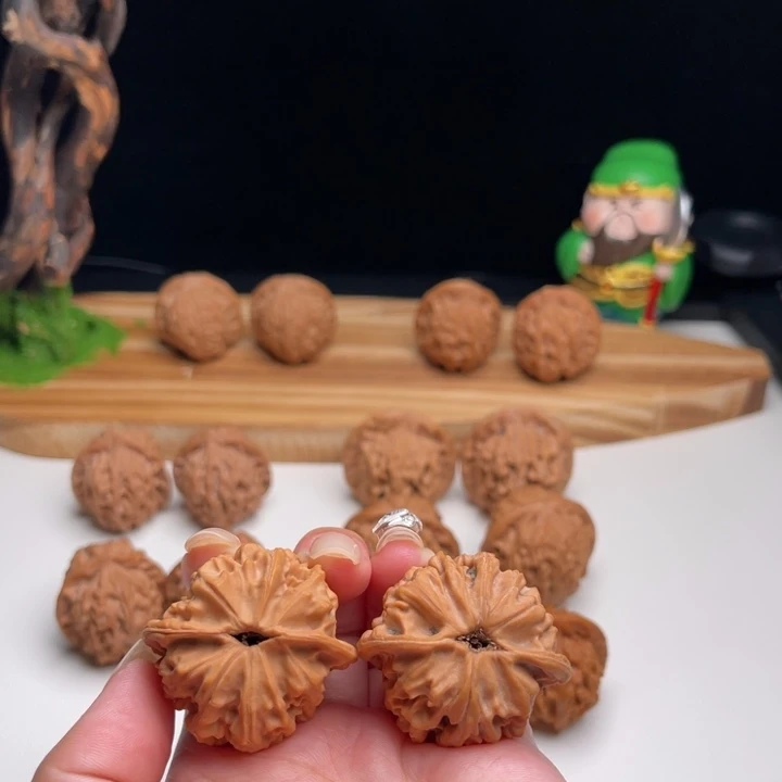 文玩核桃吊坠37.5天地 全品 顺丰到付