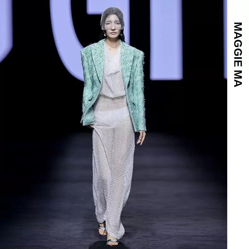 MAGGIE MA马婧设计师款珠片清新湖水蓝酷飒女装小香风上衣860C