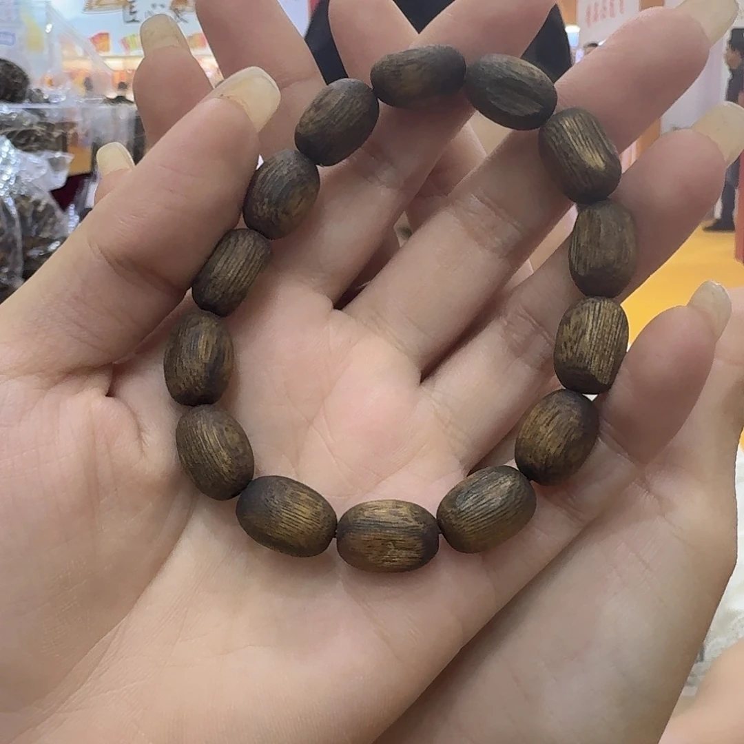 沉香手串绿奇楠0.9.7克➕随行单圈多样性发一条