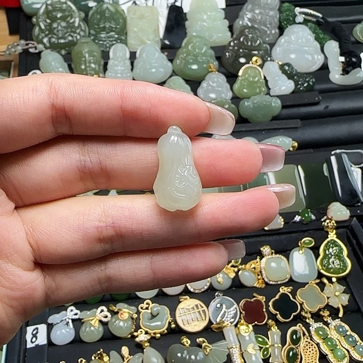 颈饰未镶嵌和田玉