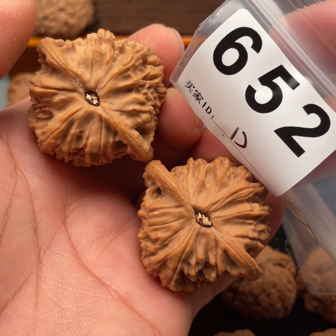 文玩核桃吊坠江*红狮子