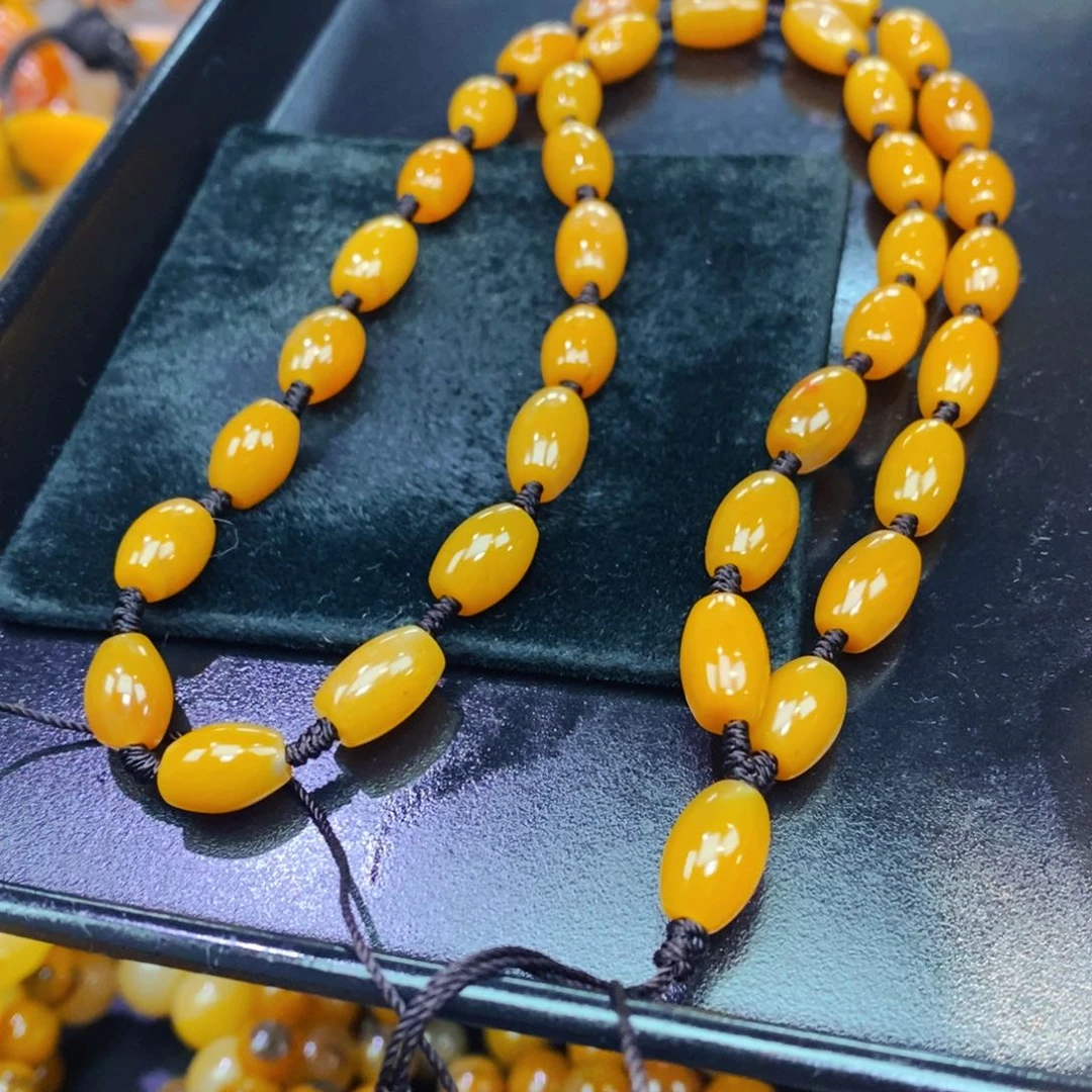 未镶嵌石英质玉（黄龙玉）颈饰