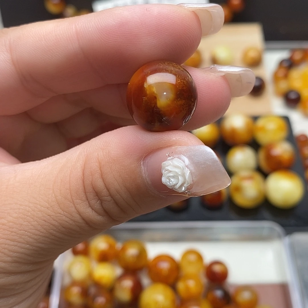 经***哥裸石虫珀未镶嵌蜜蜡