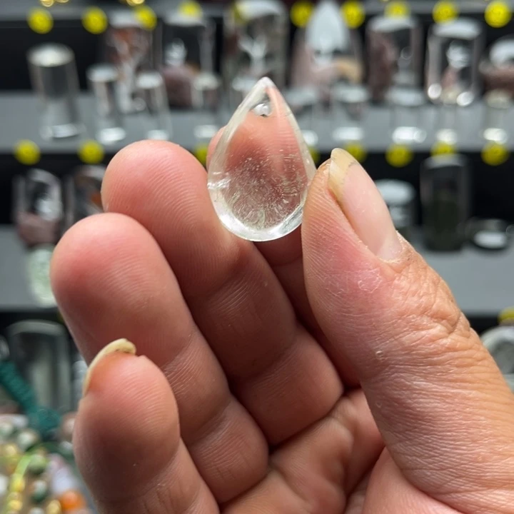 未镶嵌吊坠(赠链)水晶