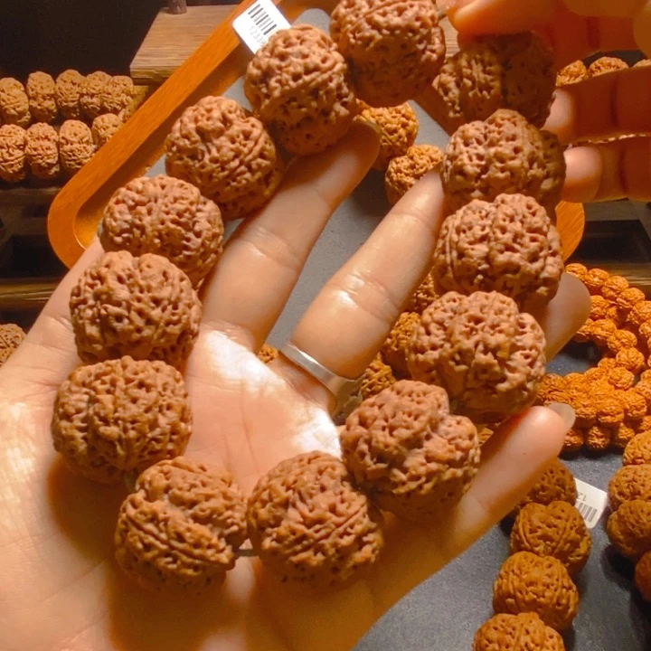 金刚菩提吊坠飞****人至尊梅花