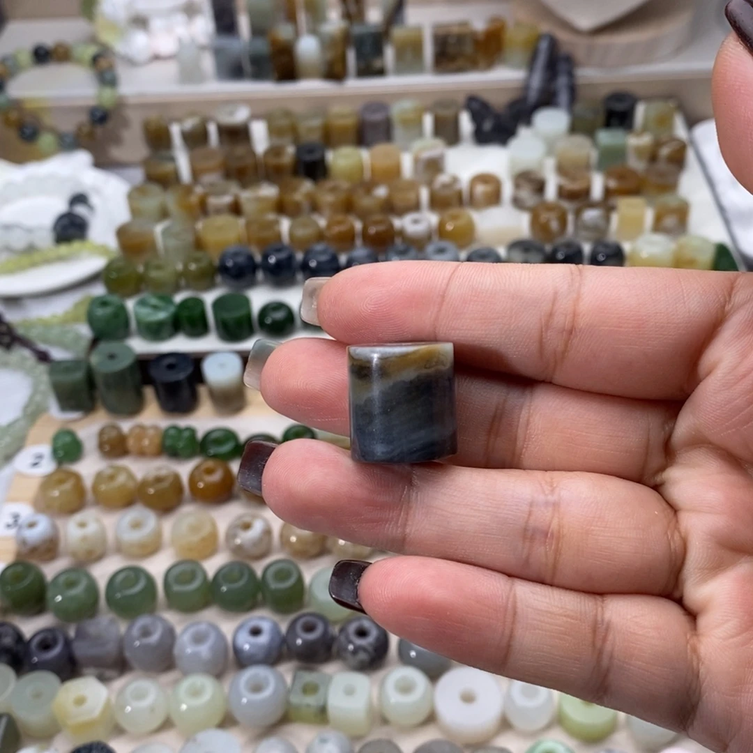 月***&和田玉未镶嵌颈饰买断不退换