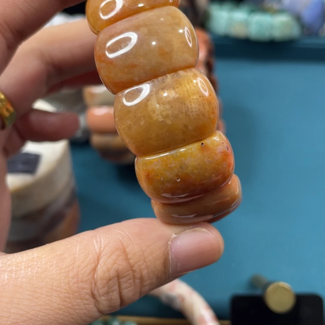 未镶嵌手镯硅化玉