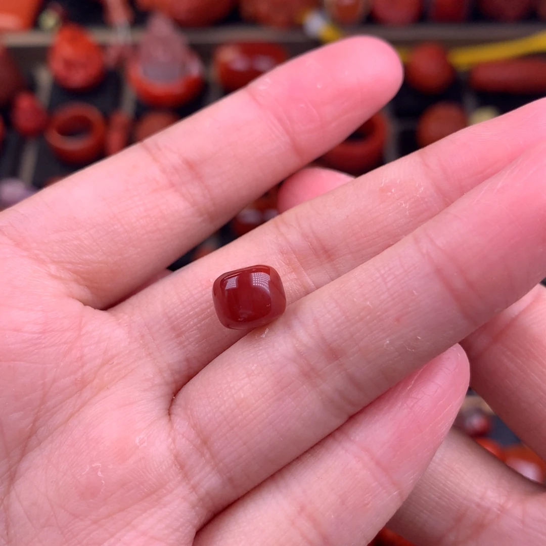 南红玛瑙未镶嵌牛血火焰老型8+