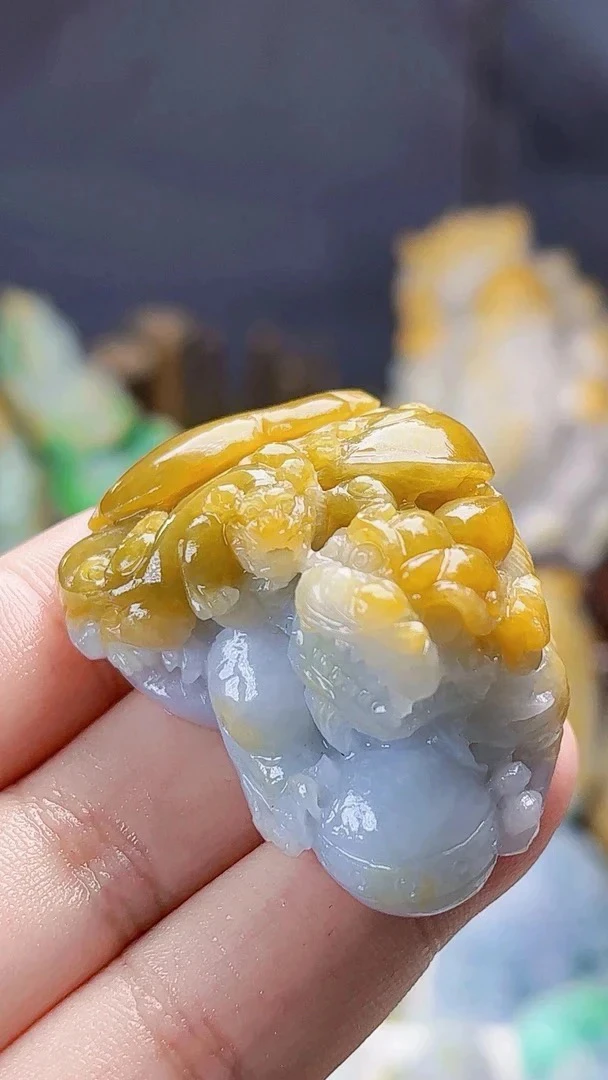 【新春好物】天然缅甸翡翠黄翡特色貔貅毛货买断需抛光尺寸47-30-24