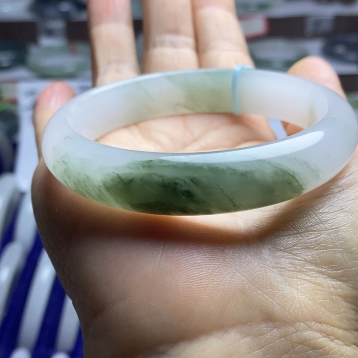 石英质玉（天山翠）手镯未镶嵌
