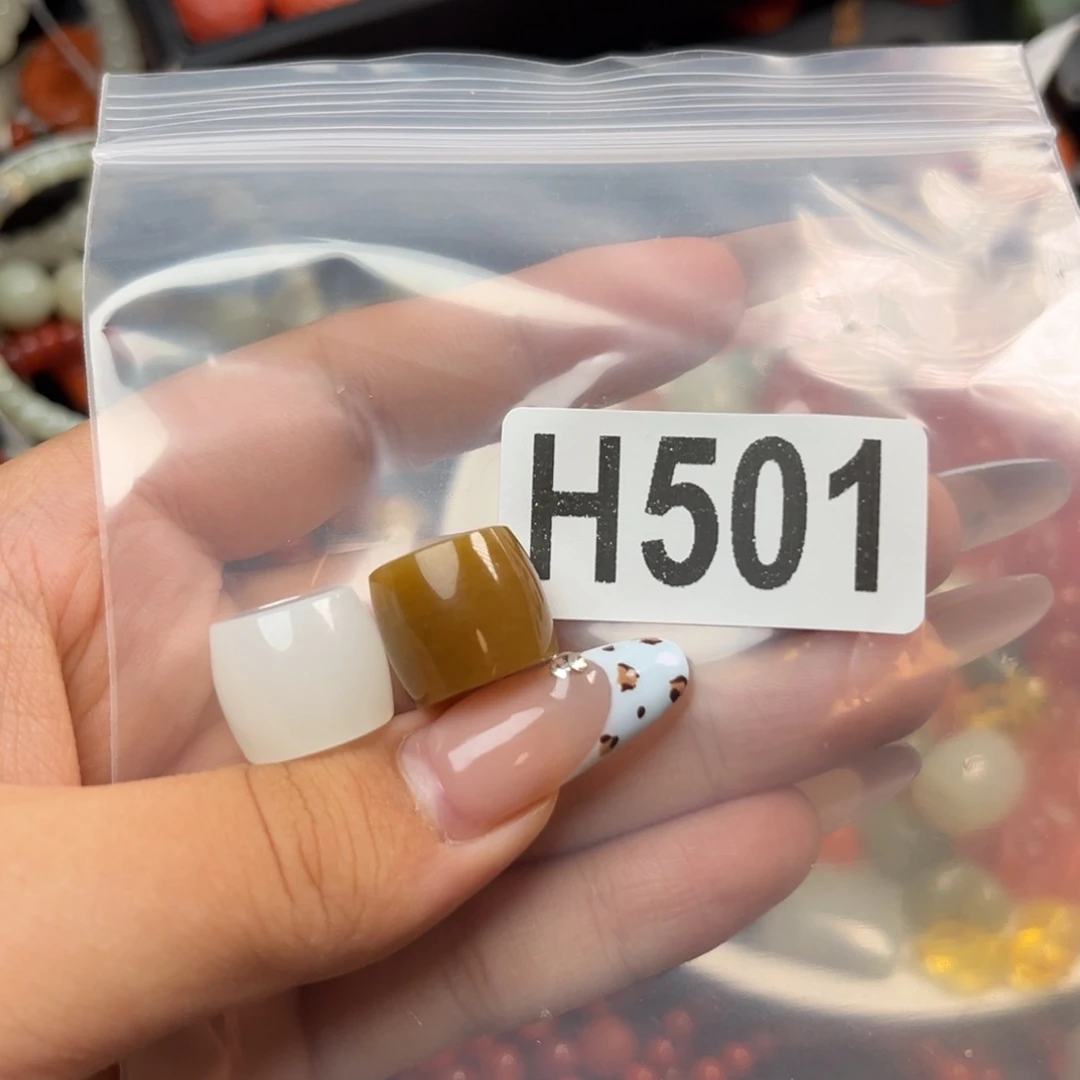 和田玉未镶嵌珠宝奇石郁****娘