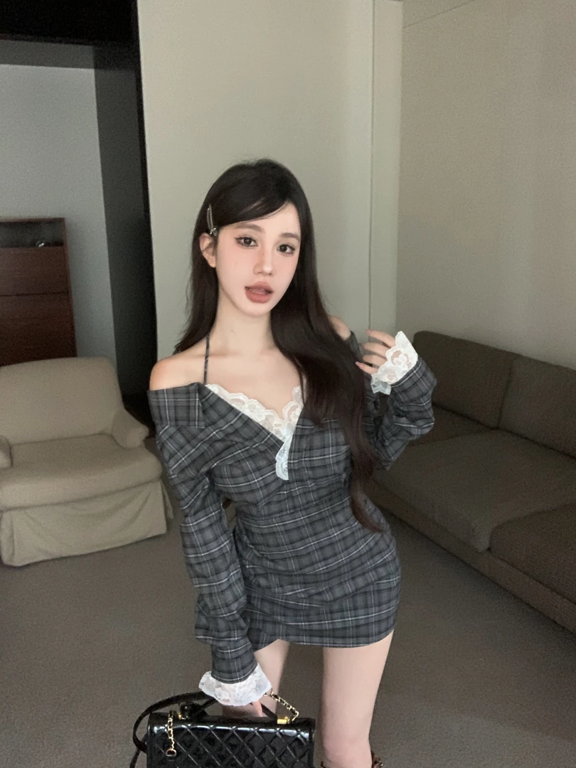 【人间扳手】纯欲风小心机露肩长袖连衣裙女收腰显瘦蕾丝拼接短裙