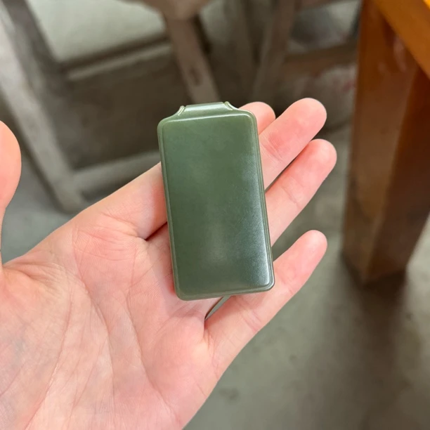 新疆和田玉沙枣青无事牌