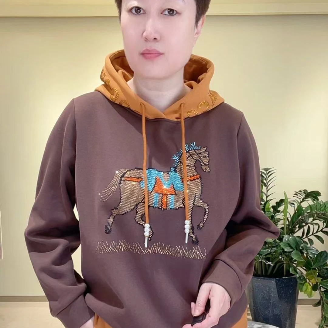 嘉莉丹:女士冬季高端烫钻加绒连帽小直筒裤休闲时尚潮流套装