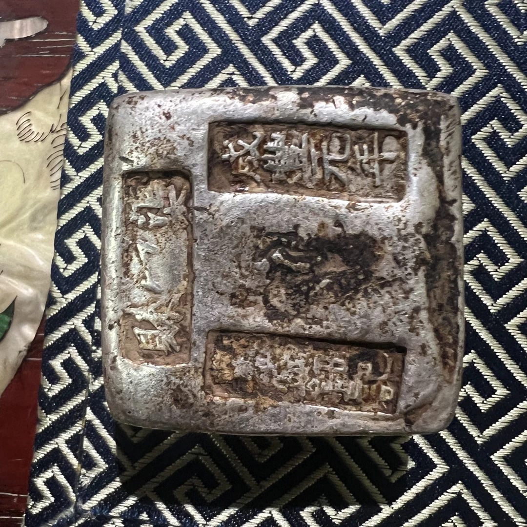 现代工艺摆件015