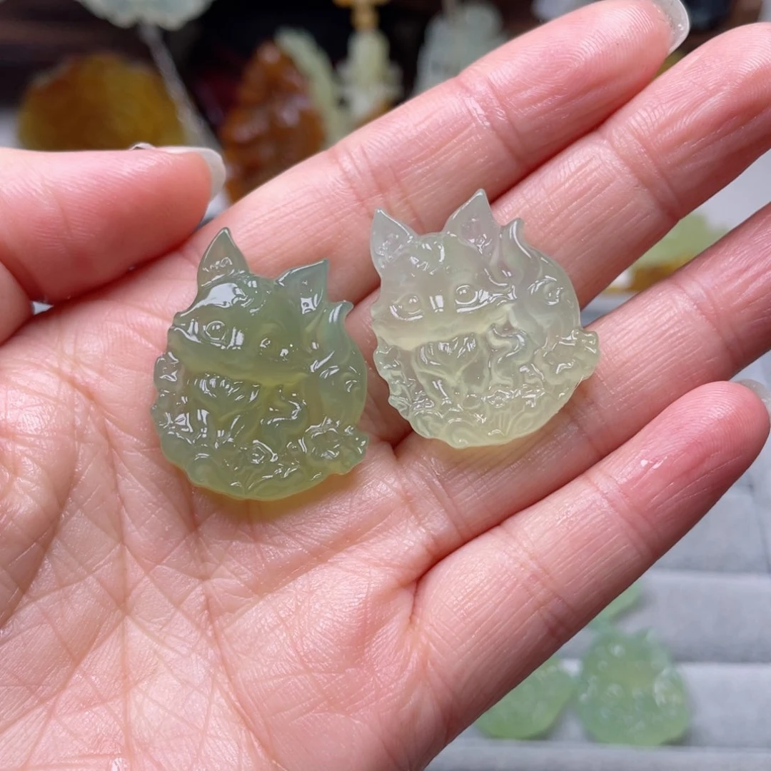 蛇纹石玉颈饰未镶嵌余**以