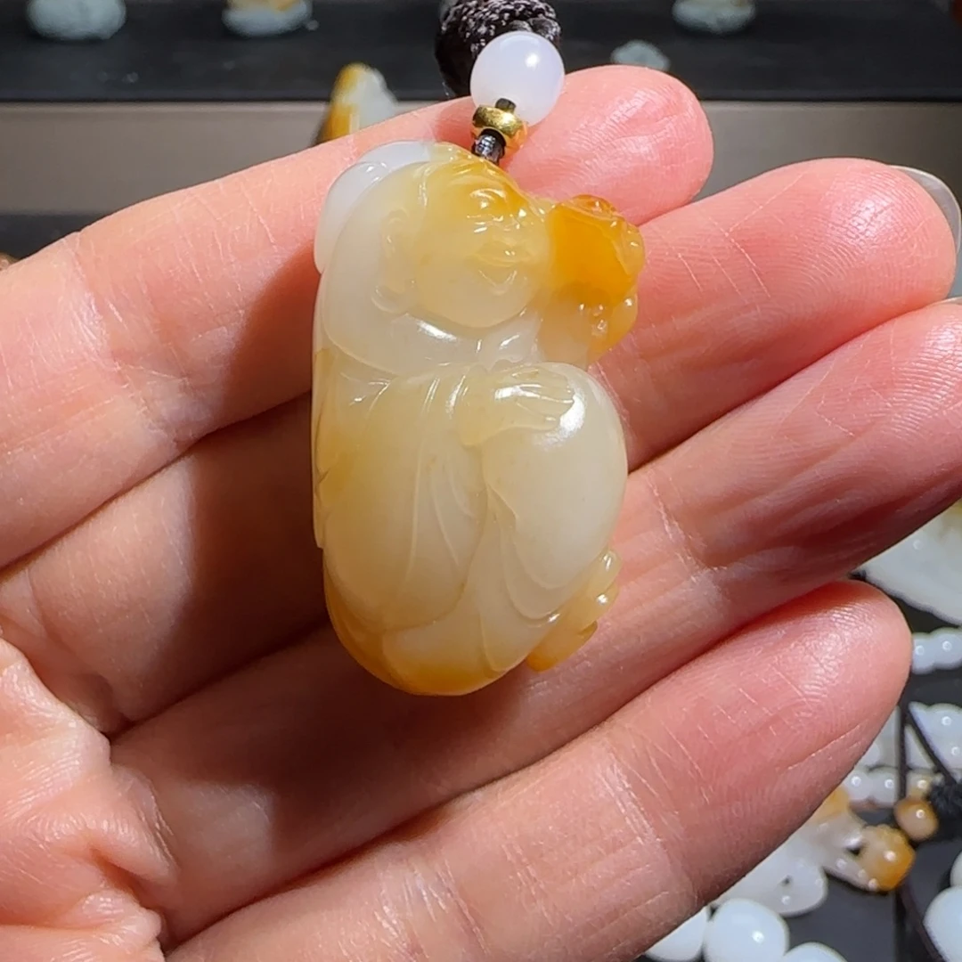 鳜***持和田玉未镶嵌颈饰