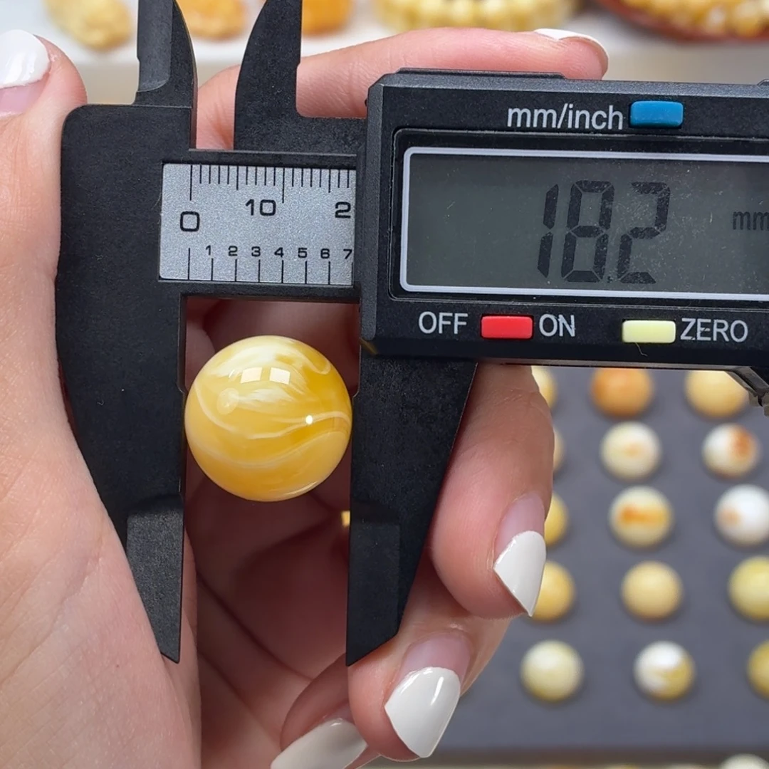 琥珀未镶嵌裸石18.2mm