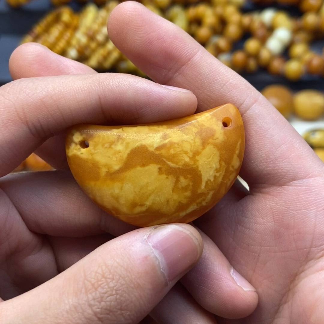 蜜蜡未镶嵌珠宝奇石