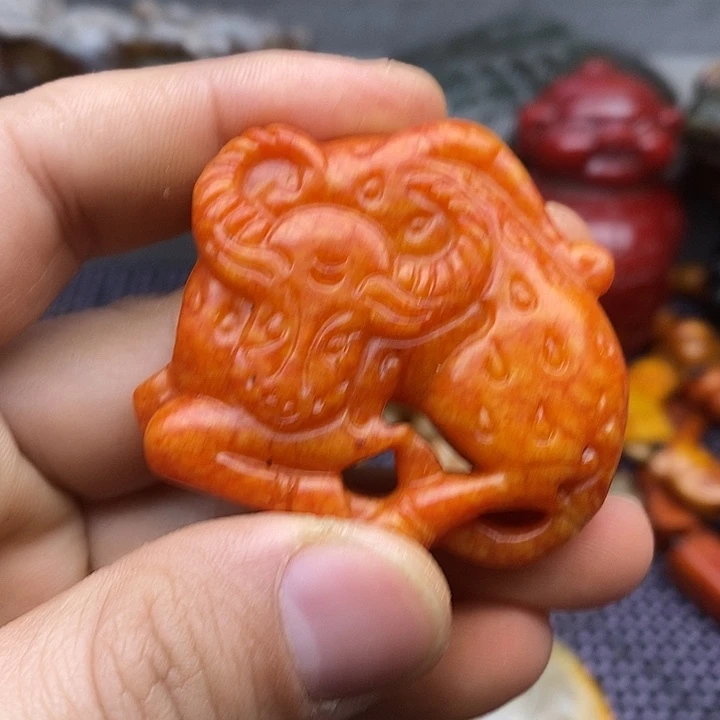 未镶嵌蛇纹石玉颈饰