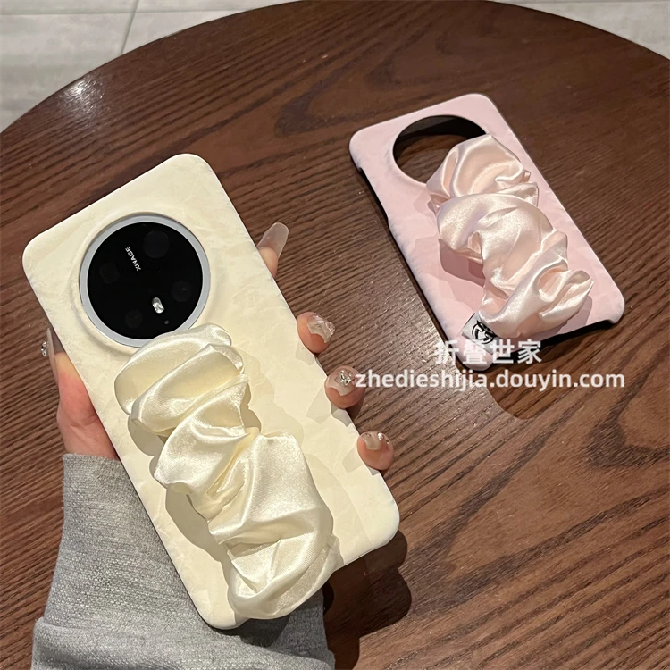 适用华为mate70pro手机壳丝绸纹丝巾腕带mate60pro半包防摔保护套