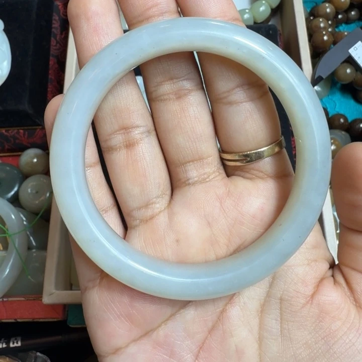 加***鸭和田玉（糖玉）未镶嵌手链