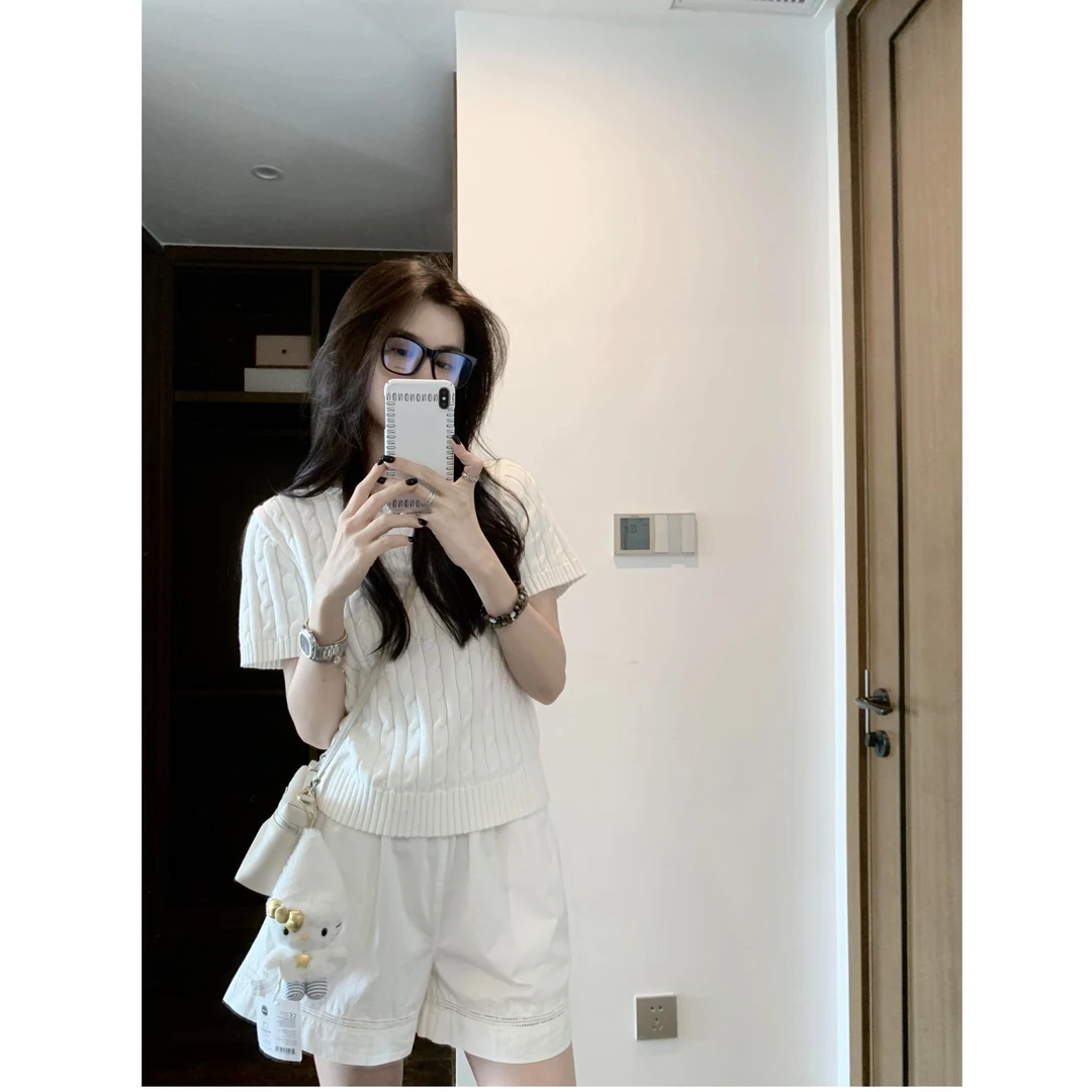 温柔系炸街奶乖套装纯欲辣妹麻花短袖针织上衣女显瘦短裤两件套夏