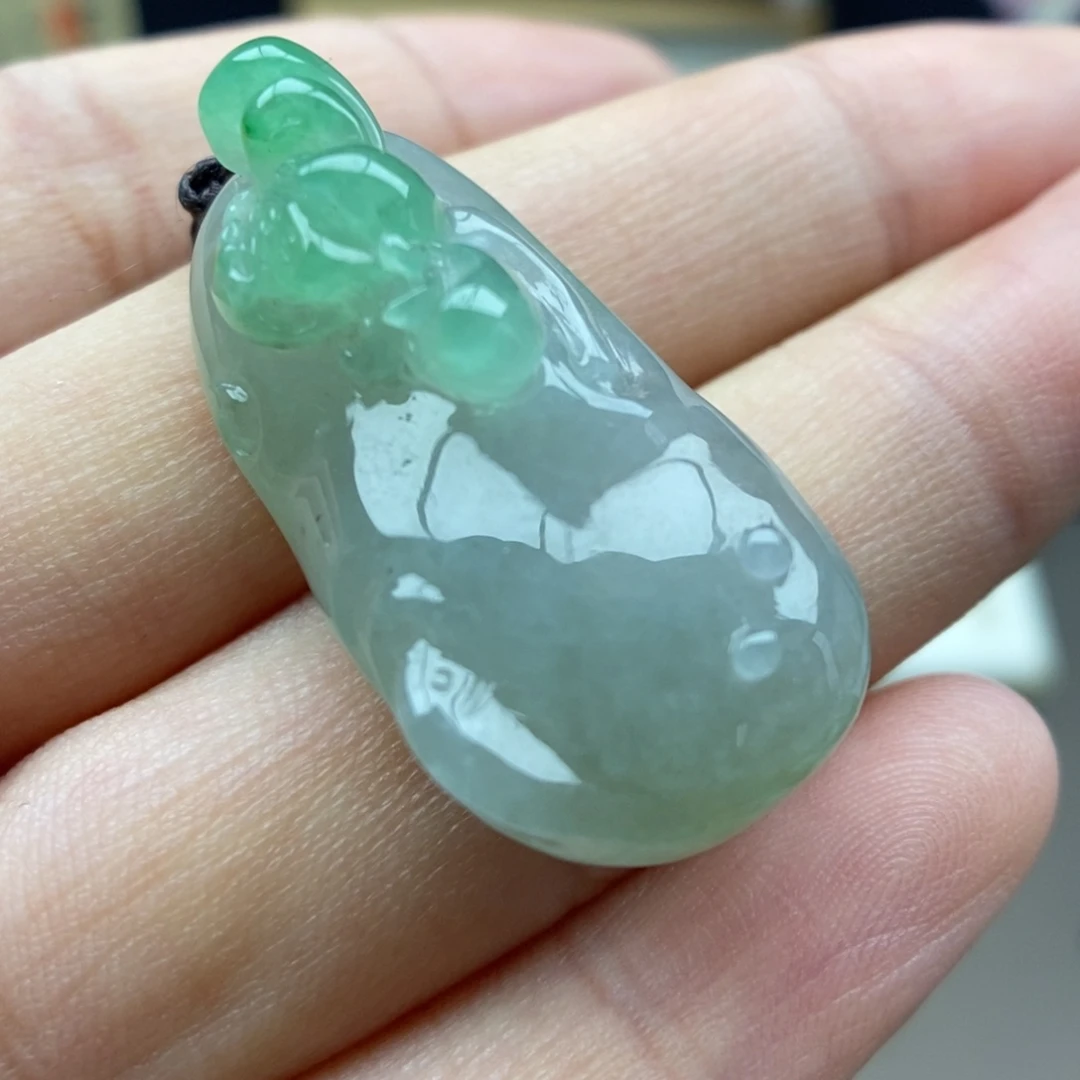 翡翠未镶嵌颈饰吊坠46
