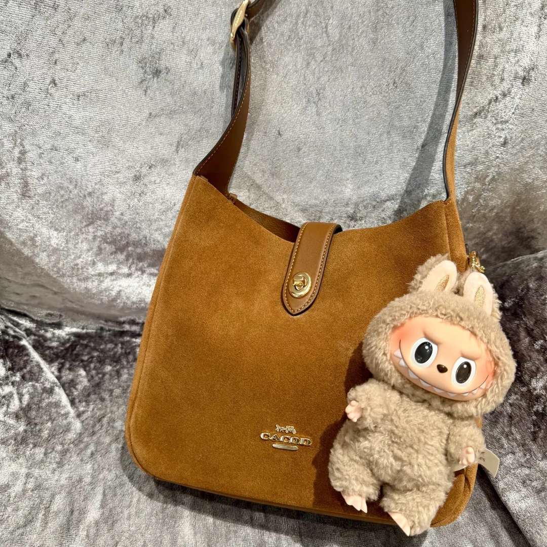 香港真皮大牌水桶包包女式2025新款夏季大容量高级感小众斜挎包