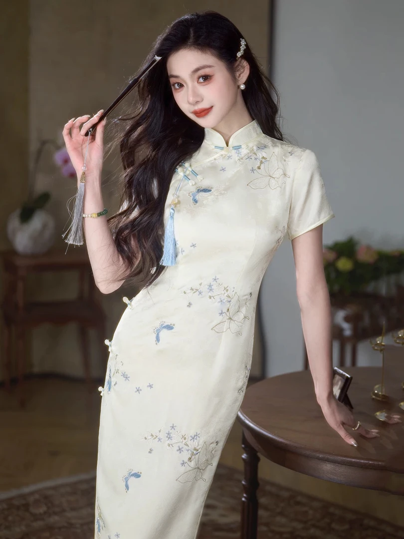 旗袍2025新款夏季改良年轻款少女清冷感白色新中式日常可穿中长款