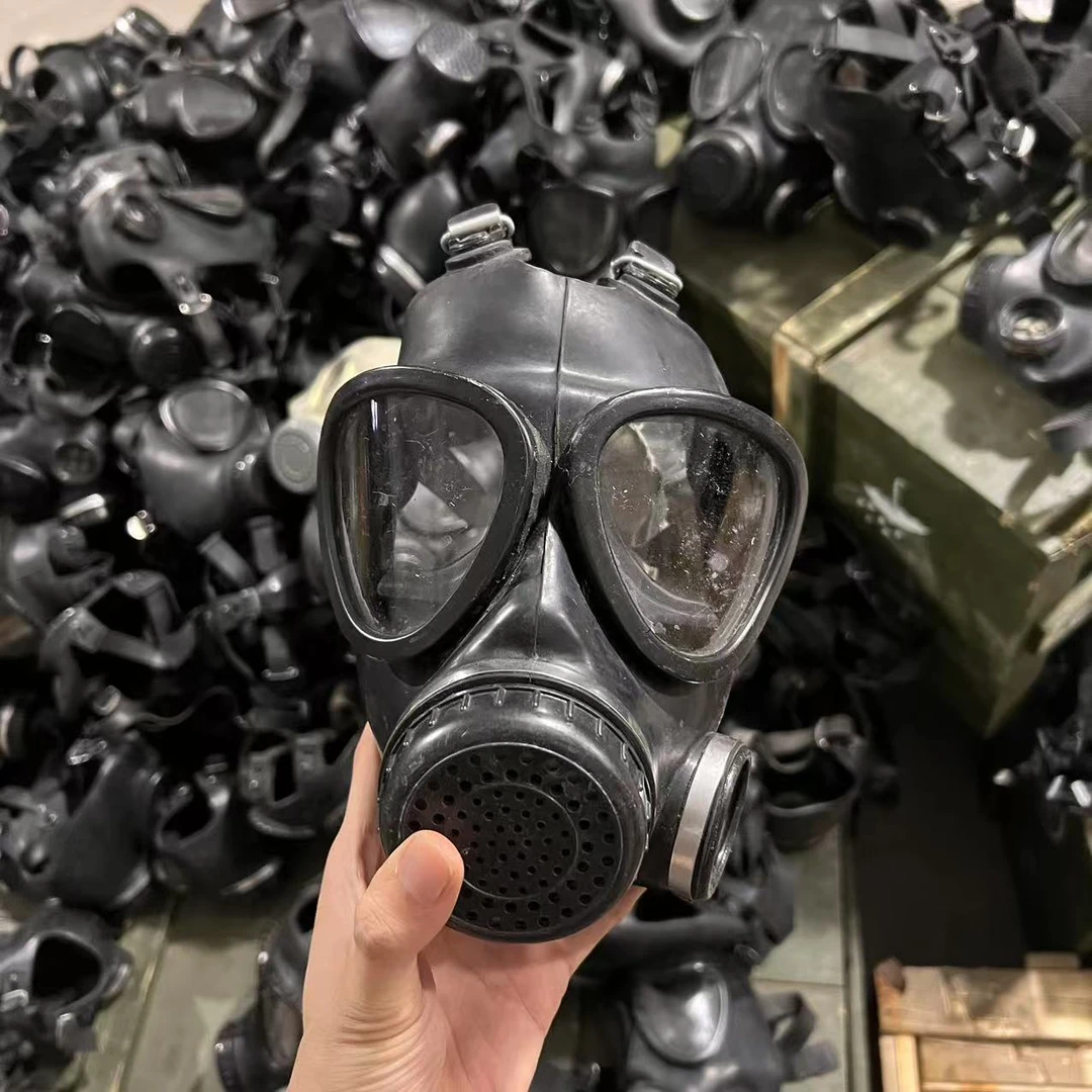 正品黑色面罩有库存痕迹