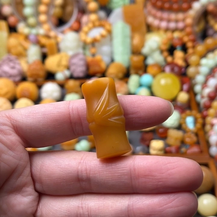 石英质玉（缅黄）未镶嵌珠宝半成品捡漏竹节