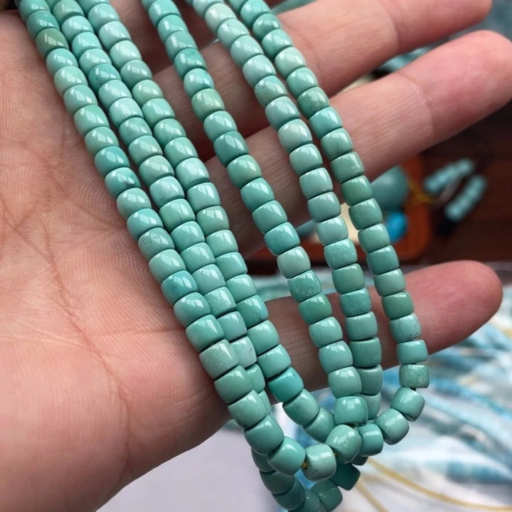 绿松石颈饰未镶嵌