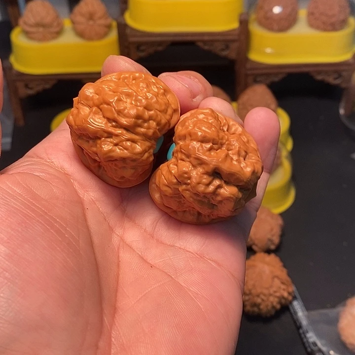 ****a吊坠文玩核桃40.5尺，镶嵌蛤蟆头