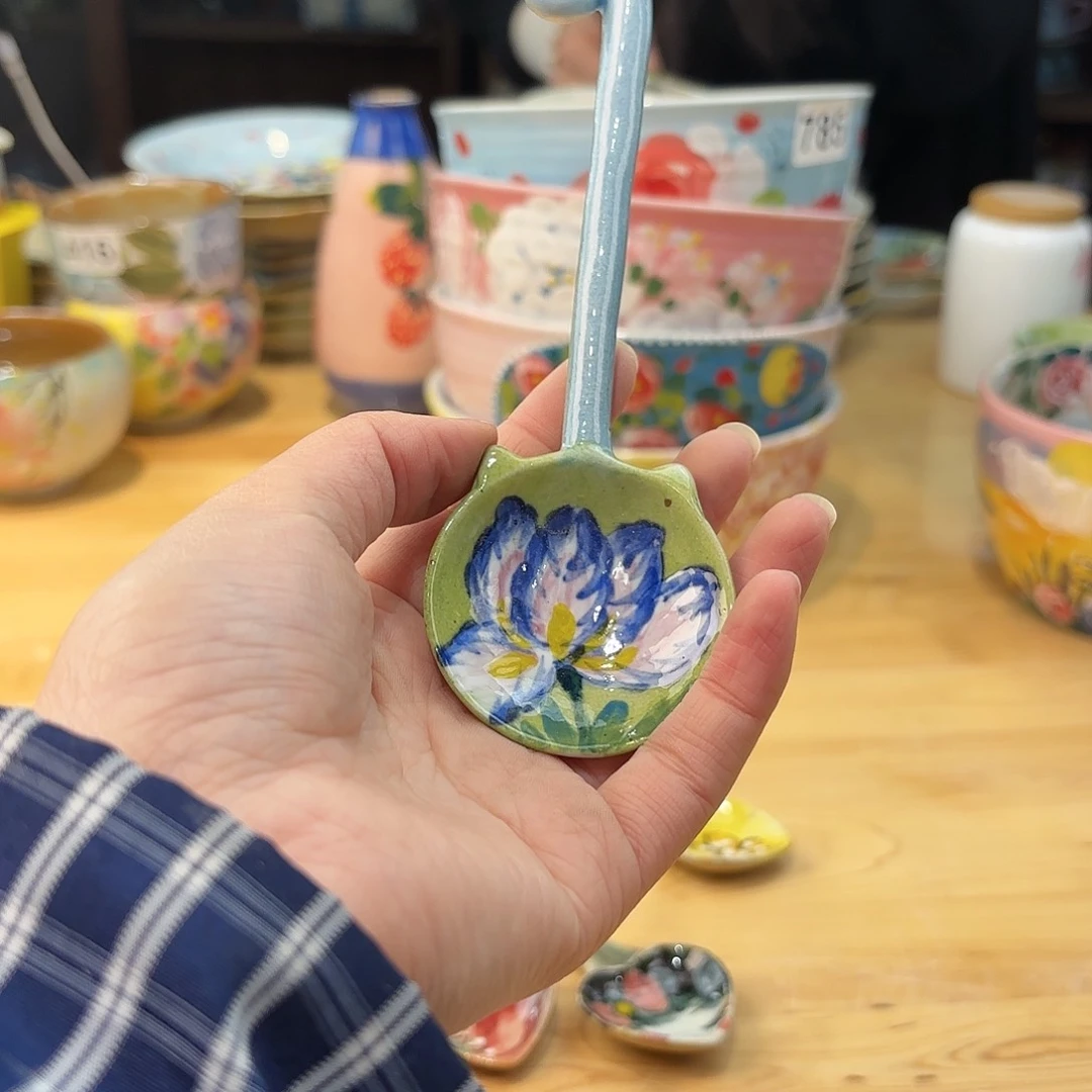 瓷片兔兔哈撒哈拉的