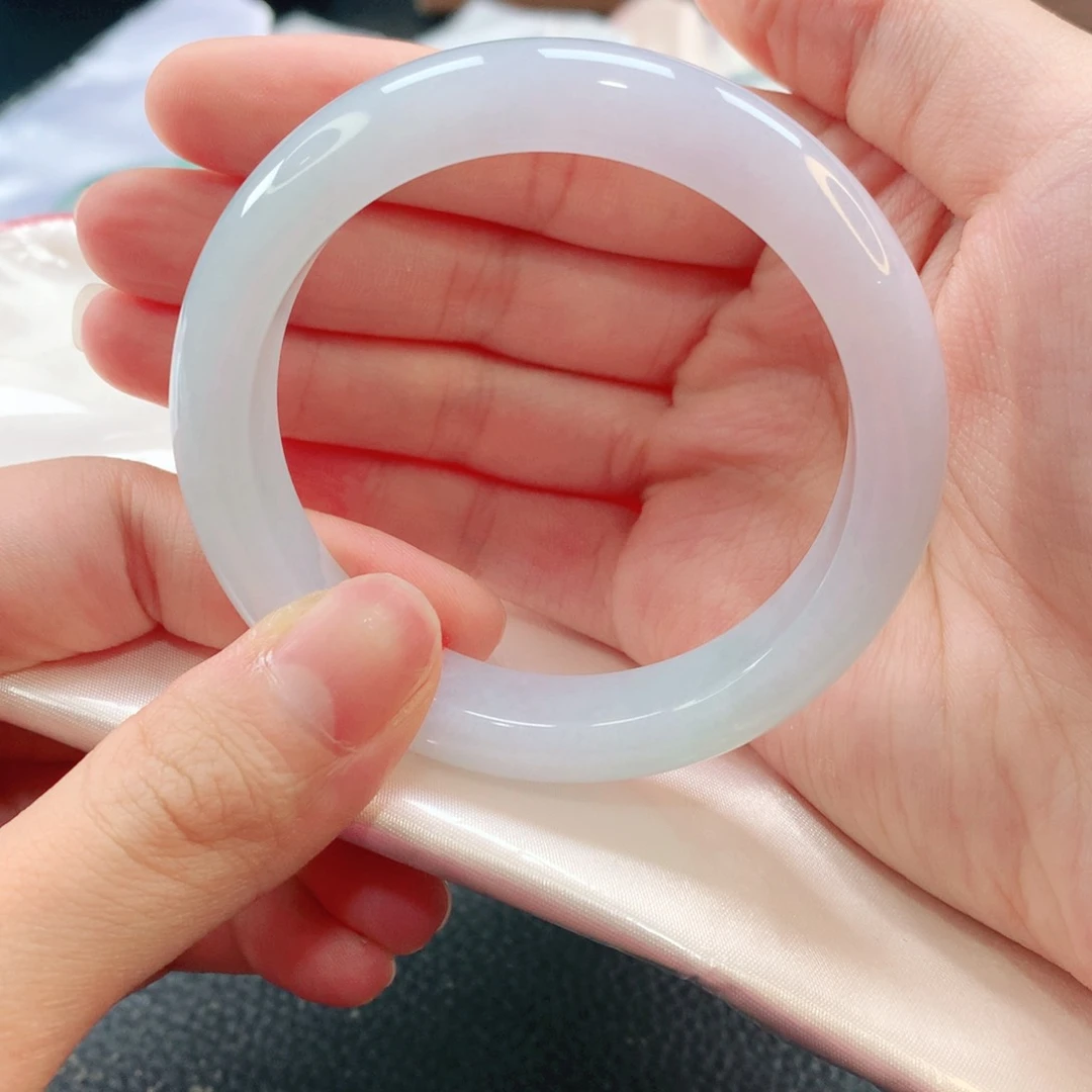 翡翠手镯未镶嵌53圈