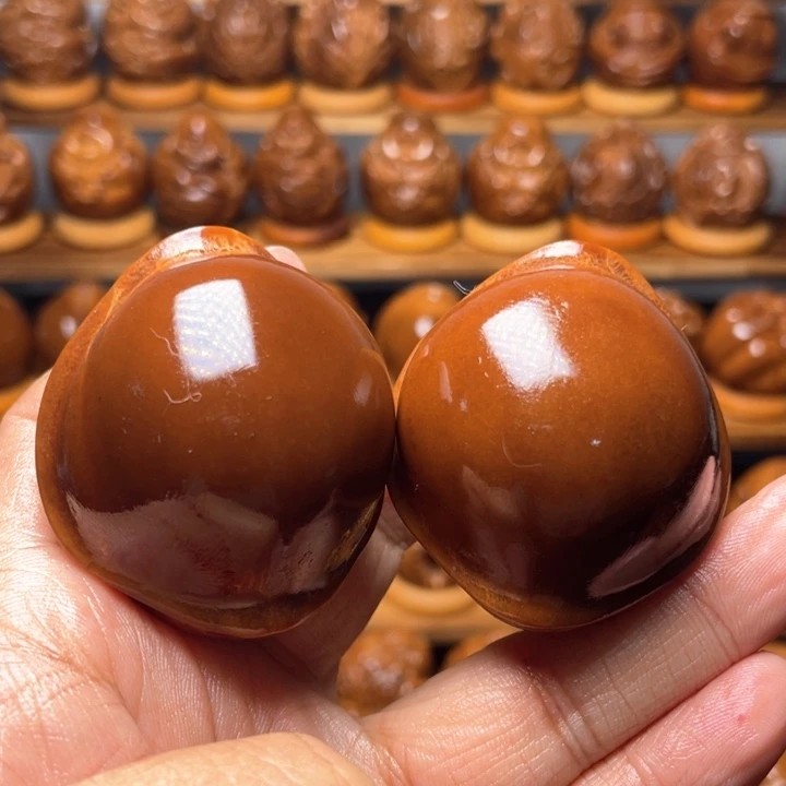 橄榄核把件威*湿橄榄雕刻