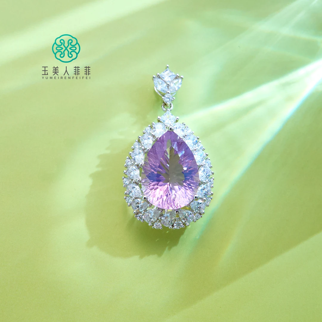 石惑珠宝*水晶水滴形吊坠约31*21mm