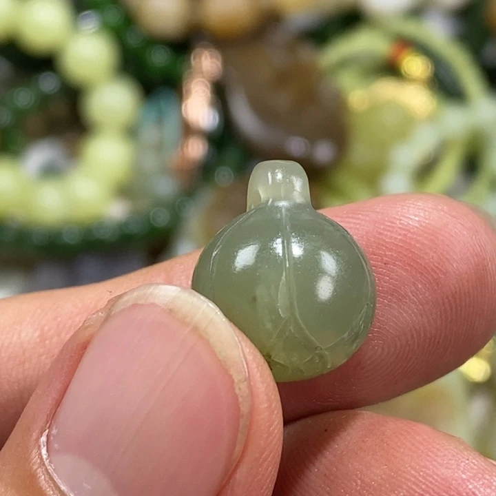 和田玉未镶嵌车挂