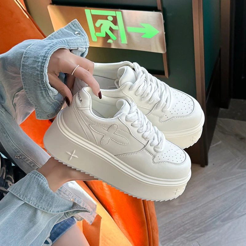 欧洲站真皮厚底小白鞋女2025春季新款百搭增高休闲运动板鞋面包鞋