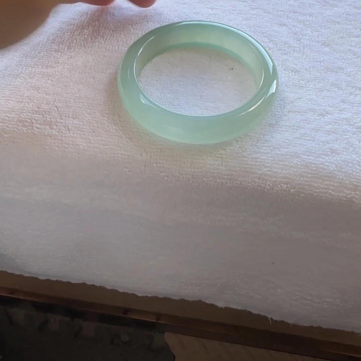 若****翡翠未镶嵌手镯冰胶