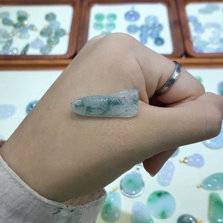 颈饰未镶嵌翡翠鱼