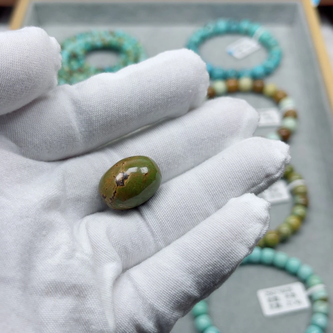 绿松石未镶嵌挂件