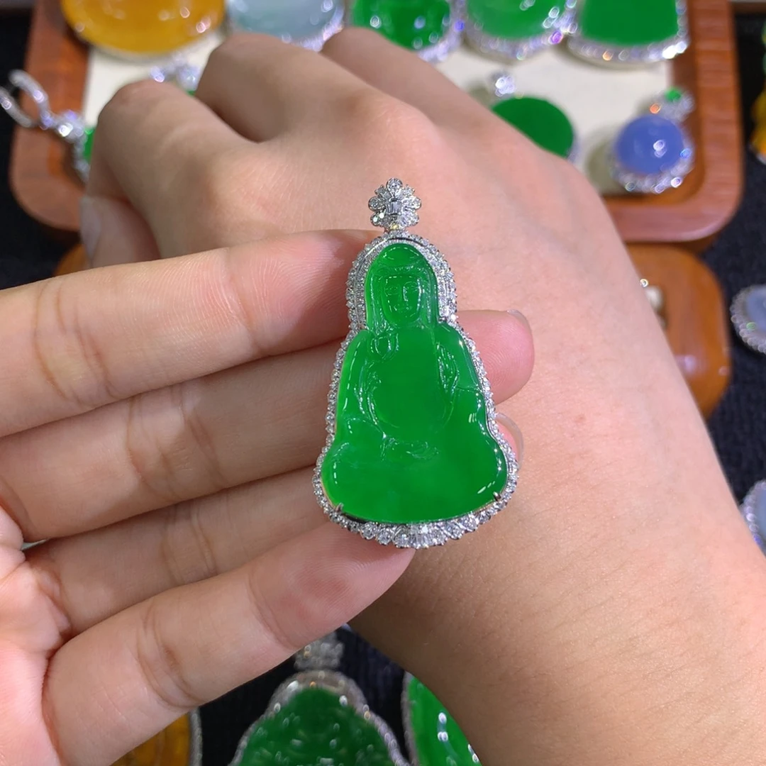 翡翠18K金镶嵌颈饰88888888