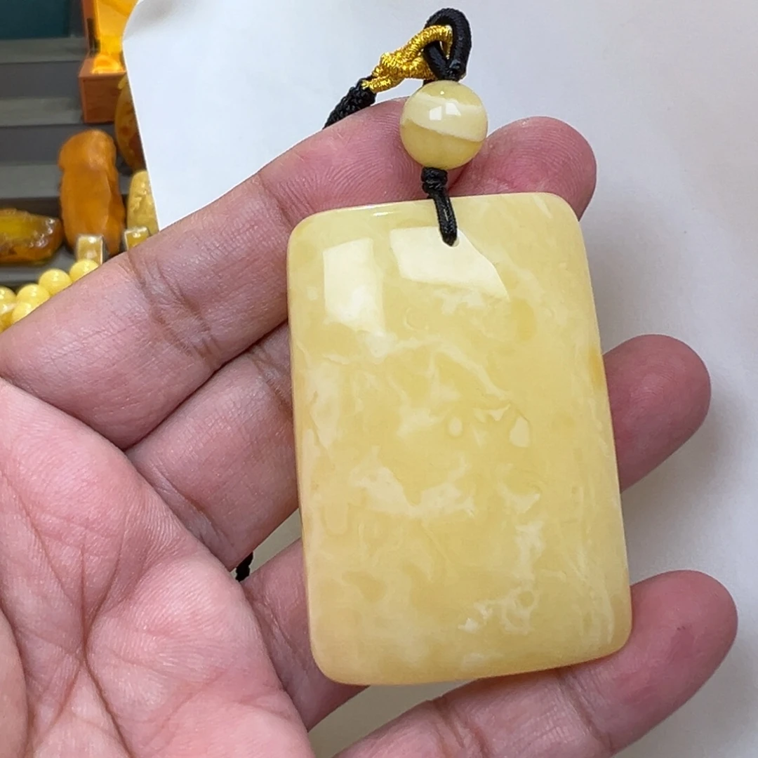 蜜蜡未镶嵌珠宝奇石24克